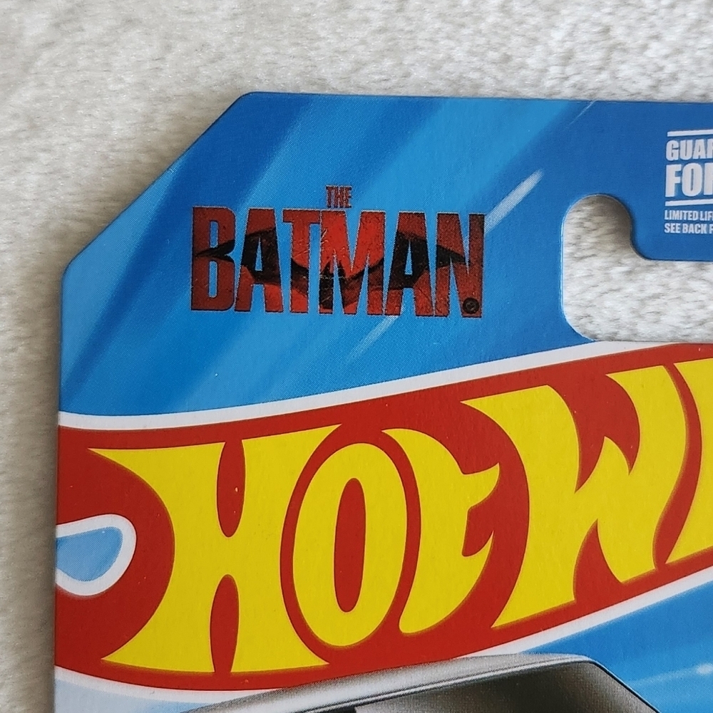 ๐ฆ๐Hot Wheels Batman Batmobile Set โ 4 Cars โ TV & Movie Versions โ NWT - Picture 7 of 16